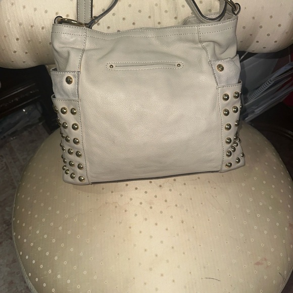 B Makowsky beautiful cream and gold studded shoulder back - Picture 3 of 10